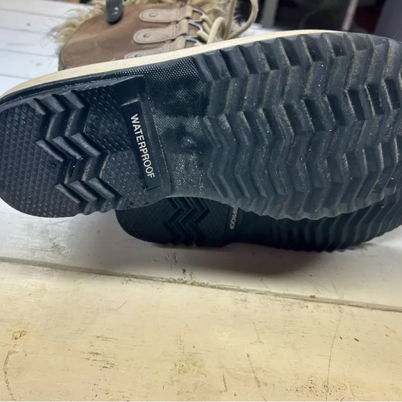 Sorel Joan of Artic boots size 8.5 worn once! - Picture 2 of 7